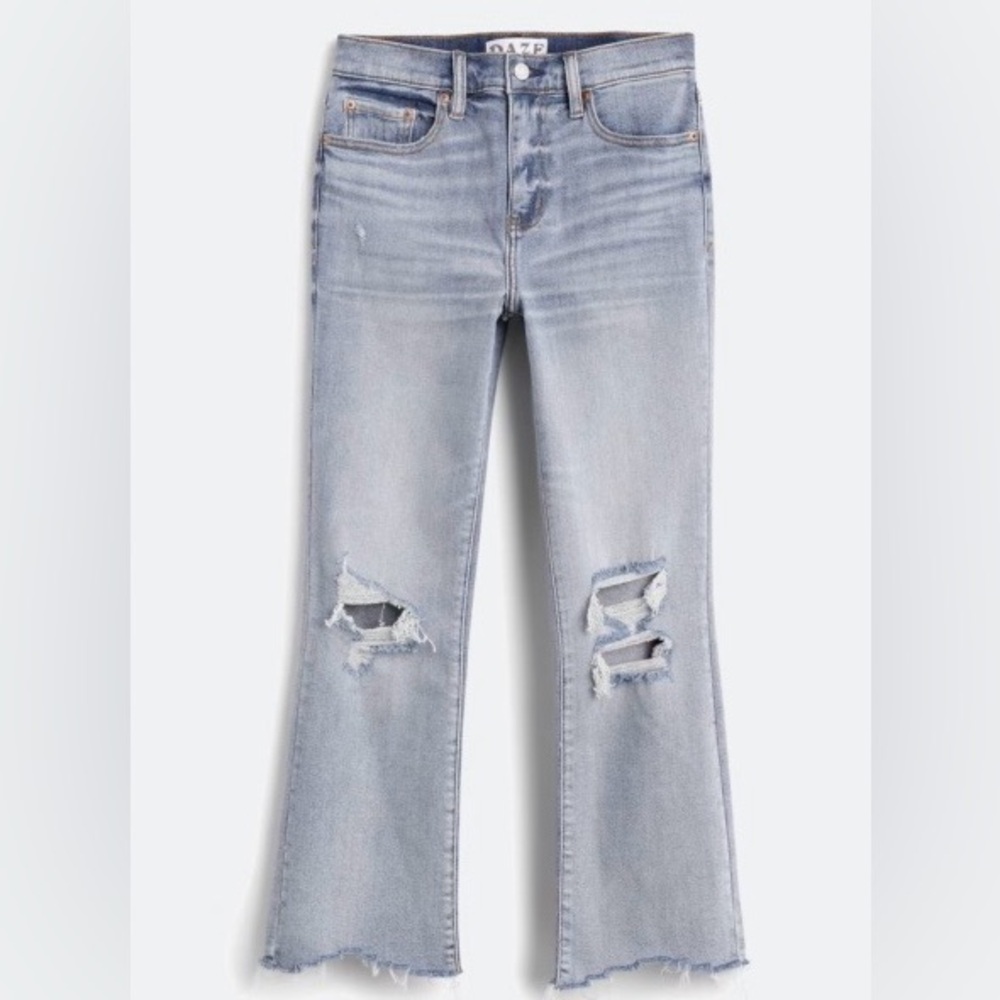 Daze High-Rise Distressed Shy Girl Crop Flare with Frayed Hem Size 33/16